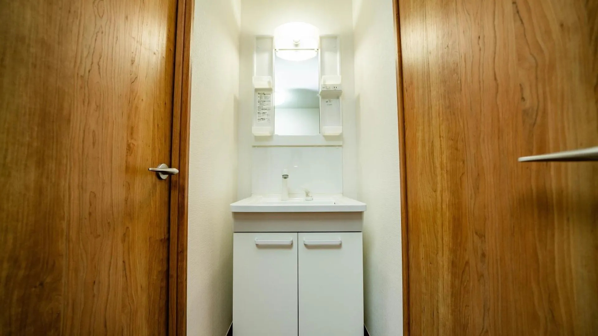 3 Bedrooms House In Food Heaven Area Tokyo Apartment